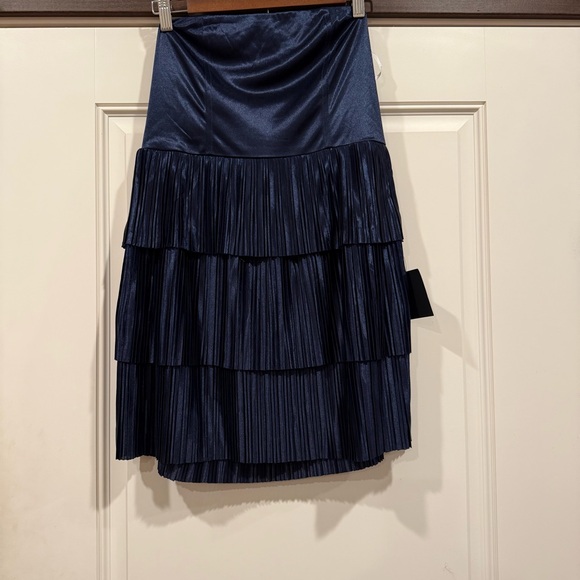Lulus Elevated Evening Navy Strapless Tiered Plisse Mini‎ Cocktail Dress, Medium - Picture 4 of 9
